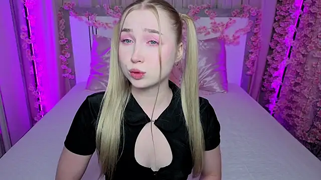 Snapshot of LilyStarlight chatting on June 2026 04:21:02 AM LilyStarlight online show from June 2026 04:21:02 AM