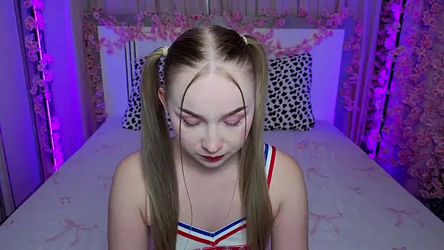 Snapshot of LilyStarlight chatting on July 2026 04:27:01 AM LilyStarlight online show from July 2026 04:27:01 AM