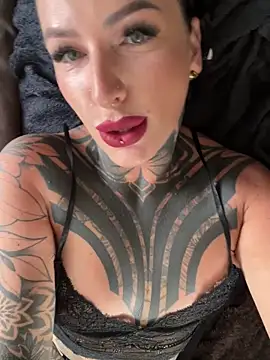 InkedBiitch online show from September 2025 08:14:01 AM