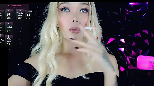 Snapshot of sugar_bbyxx chatting on October 2025 09:32:02 PM sugar bbyxx online show from October 2025 09:32:02 PM