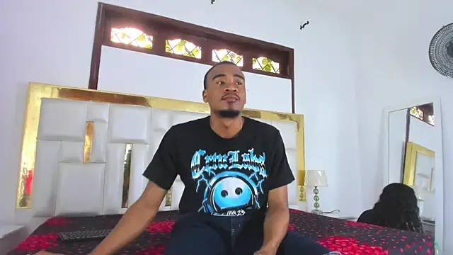 Kylieandjhonny online show from February 2025 06:19:01 PM