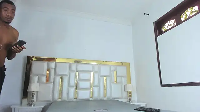 Kylieandjhonny online show from March 2025 06:45:02 PM