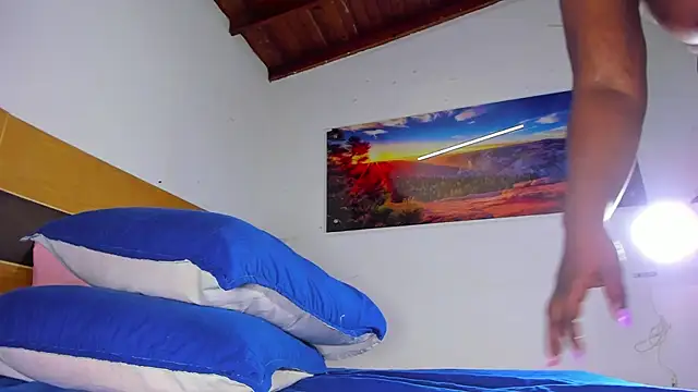  ebony-queen  online show from February 2025 12:00:01 PM