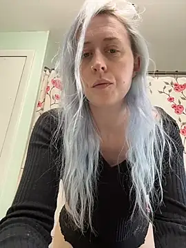 Snapshot of ursluttygf chatting on July 2026 07:17:01 PM ursluttygf online show from July 2026 07:17:01 PM
