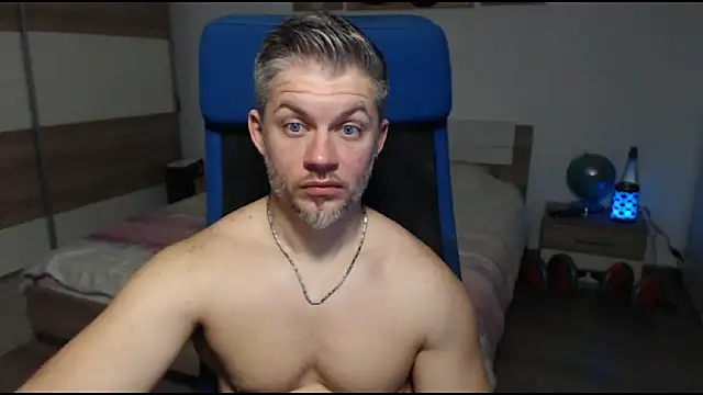 RobbyShawz online show from February 2025 10:48:01 AM