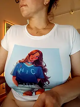 Snapshot of MariaPau_83 chatting on January 2025 05:37:02 AM MariaPau 83 online show from January 2025 05:37:02 AM