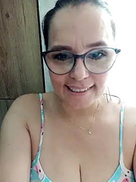 Snapshot of MariaPau_83 chatting on March 2025 03:59:01 PM MariaPau 83 online show from March 2025 03:59:01 PM