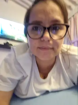 Snapshot of MariaPau_83 chatting on February 2026 05:17:01 AM MariaPau 83 online show from February 2026 05:17:01 AM