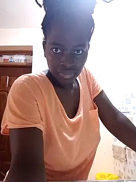 Snapshot of _cutemelania chatting on February 2025 12:14:02 PM cutemelania online show from February 2025 12:14:02 PM