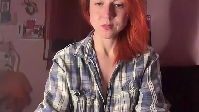 Nikky Divine online show from December 2025 08:05:01 PM