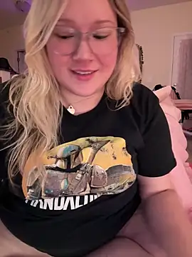 PiggyRose online show from March 2026 12:14:02 AM