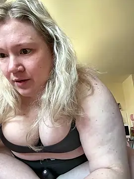 PiggyRose online show from April 2026 03:49:02 PM