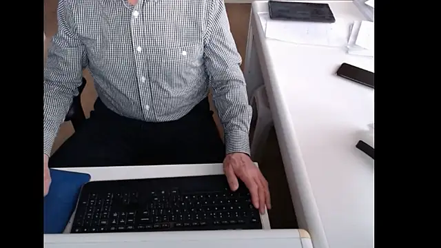 dutchpornking online show from April 2026 05:49:01 AM