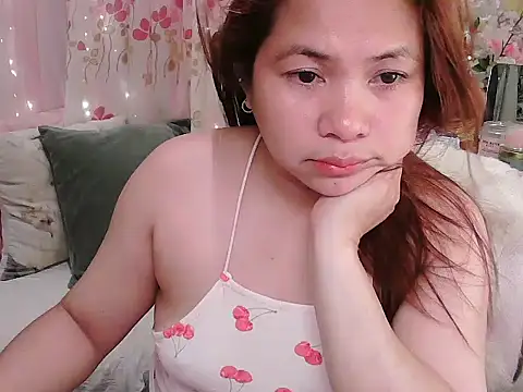 Snapshot of OhmyPinay chatting on April 2026 04:06:01 AM OhmyPinay online show from April 2026 04:06:01 AM