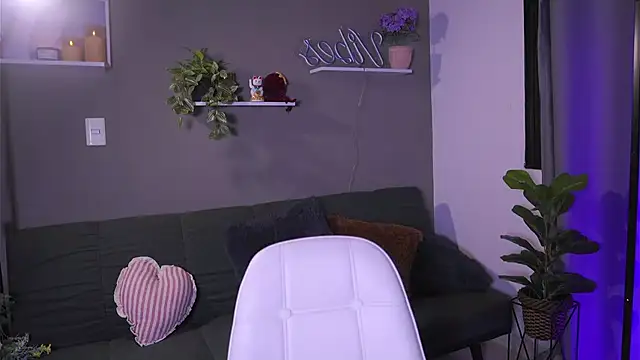 HannahEvanss online show from October 2025 06:08:02 PM