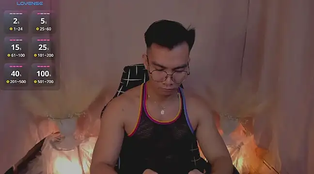 000batman000 online show from December 2024 04:18:01 AM