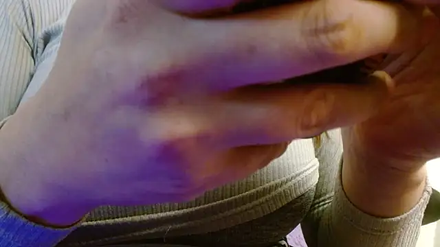 AnnyelinnaLove online show from October 2025 05:17:02 AM