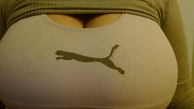 AnnyelinnaLove online show from October 2025 04:01:02 AM