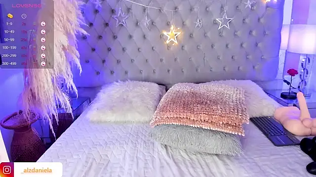 Kaitlyn Brwon online show from January 2025 06:56:01 AM