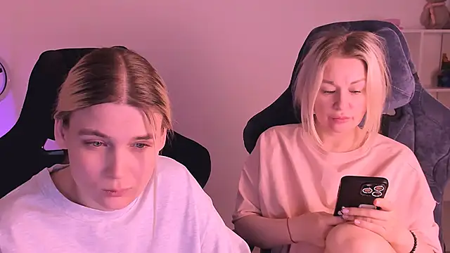 hotblonds online show from January 2025 05:08:02 AM