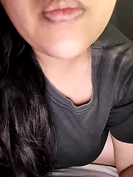 Annerae online show from December 2025 03:19:02 PM