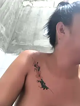 Snapshot of QuiinMollyXxX chatting on October 2025 07:56:02 PM QuiinMollyXxX online show from October 2025 07:56:02 PM