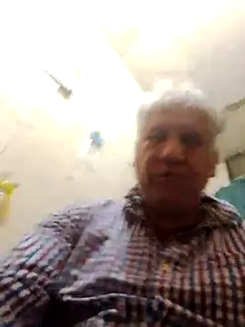 Momlover2022 online show from June 2026 04:53:01 PM