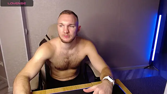 Toress1 online show from December 2024 06:01:02 PM
