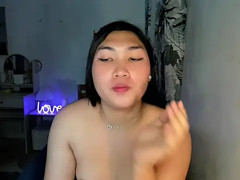 Miss Deliciousness online show from February 2025 04:00:01 PM