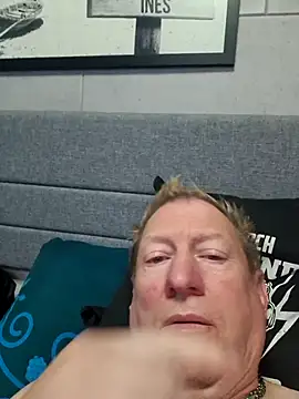 tomtom111111 online show from September 2025 06:55:01 PM