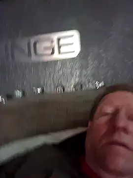 tomtom111111 online show from November 2025 02:50:01 PM