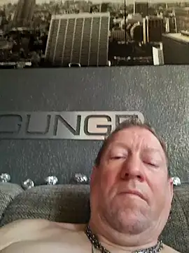 tomtom111111 online show from March 2026 10:45:02 AM