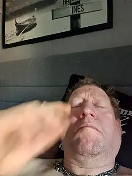 tomtom111111 online show from March 2026 12:49:02 PM