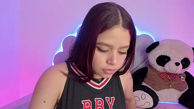 EmmaClarck online show from February 2025 10:28:02 PM