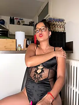 Snapshot of Lauyako chatting on September 2025 07:46:01 PM Lauyako online show from September 2025 07:46:01 PM