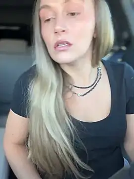 lunagirl13 online show from October 2025 04:35:02 PM