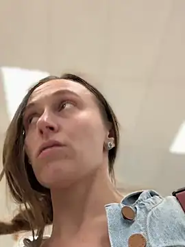 lunagirl13 online show from April 2026 02:16:01 AM