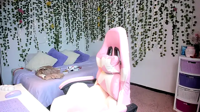 Snapshot of violeta_milleer chatting on September 2025 03:02:01 PM violeta milleer online show from September 2025 03:02:01 PM