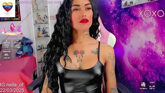 Snapshot of Nella_Dolls chatting on March 2025 11:42:01 PM Nella Dolls online show from March 2025 11:42:01 PM