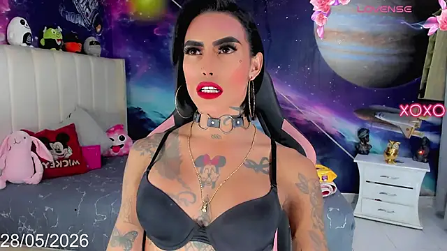 Snapshot of Nella_Dolls chatting on May 2026 10:51:02 PM Nella Dolls online show from May 2026 10:51:02 PM