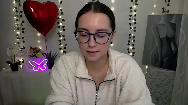 SweetPrincess  online show from February 2025 12:32:01 PM
