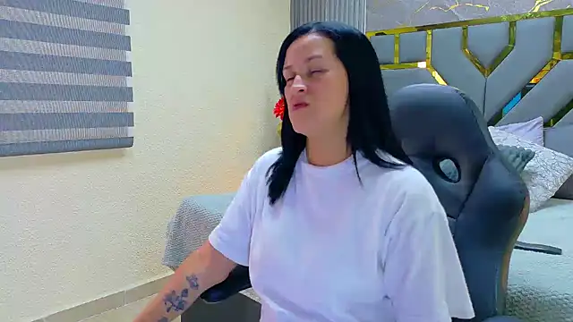 Snapshot of Britney_taylor_ chatting on July 2026 08:07:01 PM Britney taylor online show from July 2026 08:07:01 PM