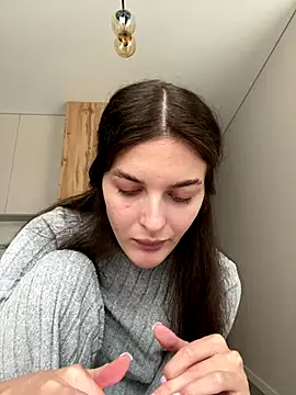 Snapshot of little_belucci chatting on October 2025 11:40:02 AM little belucci online show from October 2025 11:40:02 AM