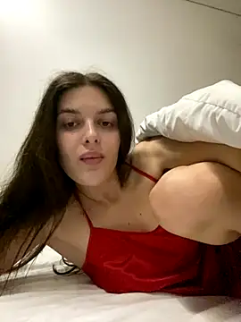 Snapshot of little_belucci chatting on October 2025 07:01:01 PM little belucci online show from October 2025 07:01:01 PM