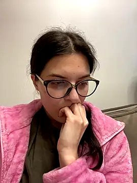 Snapshot of little_belucci chatting on October 2025 01:23:02 PM little belucci online show from October 2025 01:23:02 PM