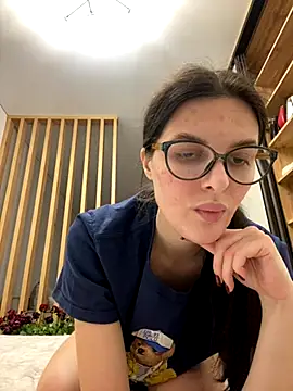 Snapshot of little_belucci chatting on October 2025 03:34:02 PM little belucci online show from October 2025 03:34:02 PM