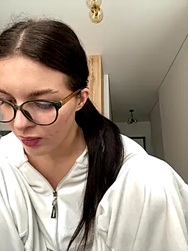 little belucci online show from January 2026 12:07:02 PM