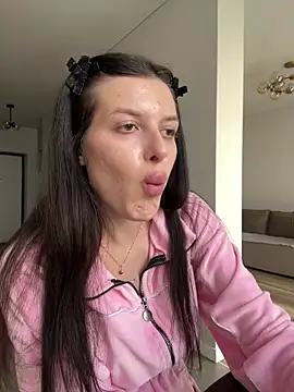 Snapshot of little_belucci chatting on June 2026 03:25:02 PM little belucci online show from June 2026 03:25:02 PM
