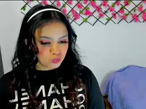 Zoelove222 online show from December 2024 09:43:02 PM