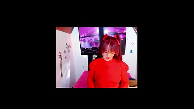 Hannaa32 online show from October 2025 07:55:02 PM